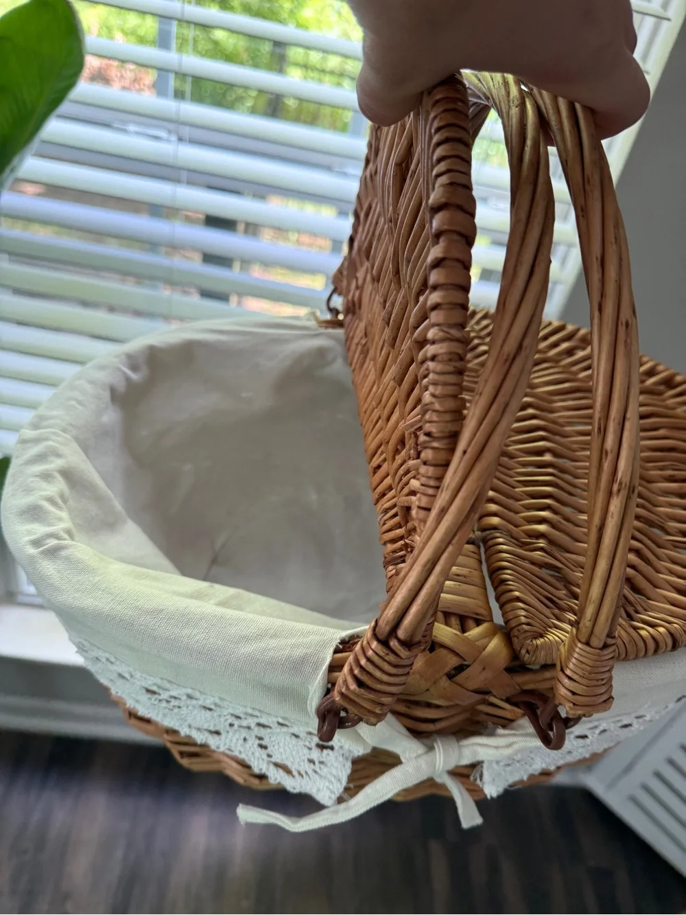 Woven Straw Picnic Basket Handbag with White Lace Trim